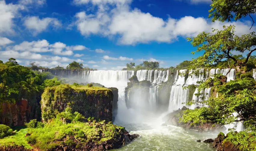 Viaje cruce-de-lagos-vinos-y-cataratas 